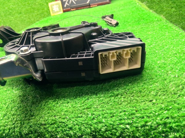 スペーシア 右パワースライドドアモーター 5AA-MK53S 84101-79R00