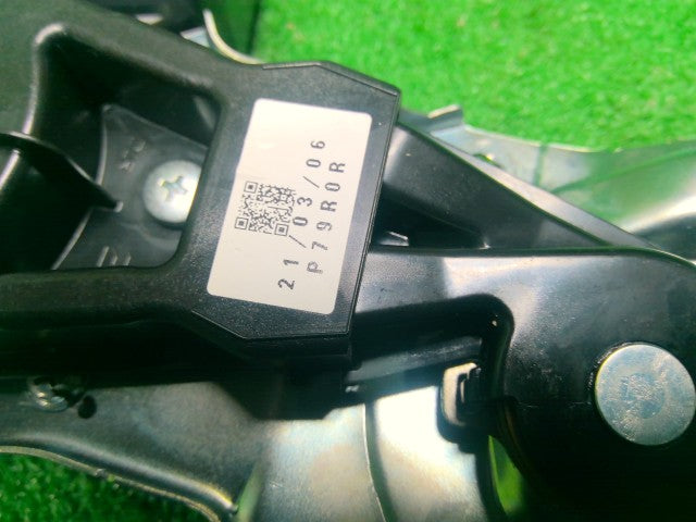 スペーシア 右パワースライドドアモーター 5AA-MK53S 84101-79R00