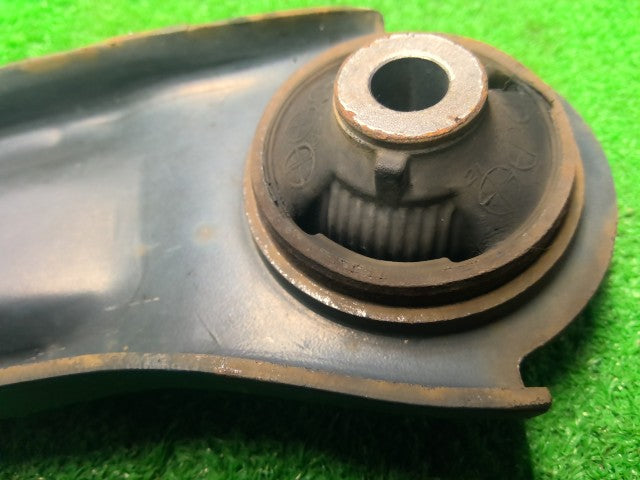 セレナ 右Ｆロアアーム DAA-HFC27 54500-5TA0A
