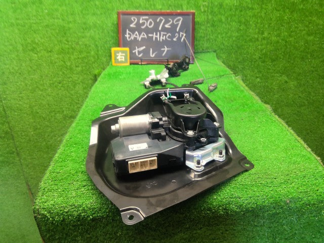 セレナ 右パワースライドドアモーター DAA-HFC27 97930-5TH1B