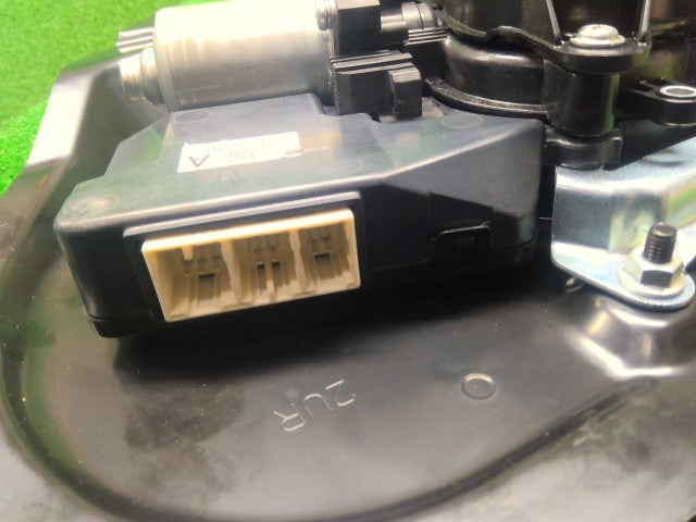 セレナ 右パワースライドドアモーター DAA-HFC27 97930-5TH1B