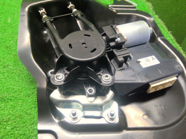 セレナ 左パワースライドドアモーター DAA-HFC27 97931-5TH1B