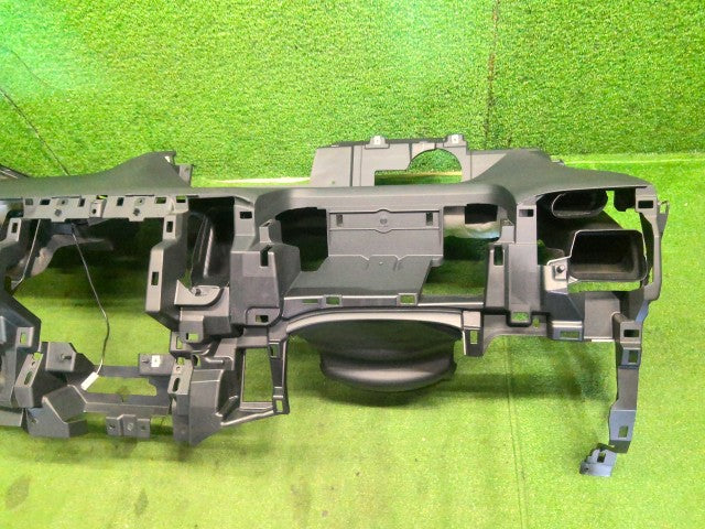 セレナ インストルメントパネル DAA-HFC27 68200-5TA1A