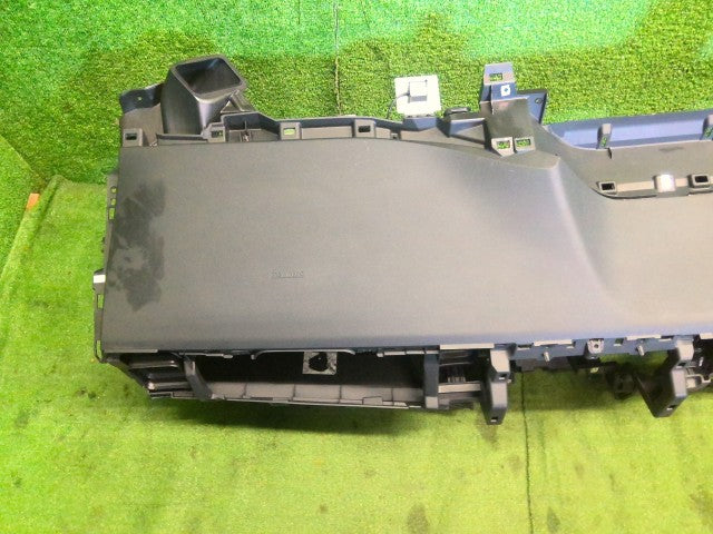 セレナ インストルメントパネル DAA-HFC27 68200-5TA1A