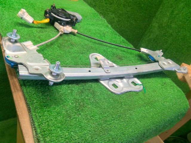 コペン 右Ｆドアレギュレータ・モーター LA-L880K 69801-97205