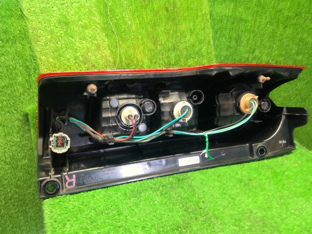 NV350キャラバン 右テールランプ LDF-VW6E26 26550-3XA0B