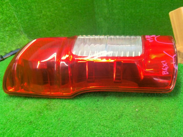 NV350キャラバン 左テールランプ LDF-VW6E26 26555-3XA0B