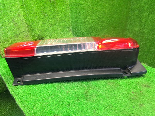 NV350キャラバン 左テールランプ LDF-VW6E26 26555-3XA0B