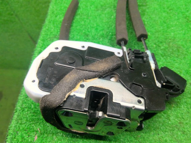 NV350キャラバン 左Ｆドアロックソレノイド LDF-VW6E26 80501-3XA1B