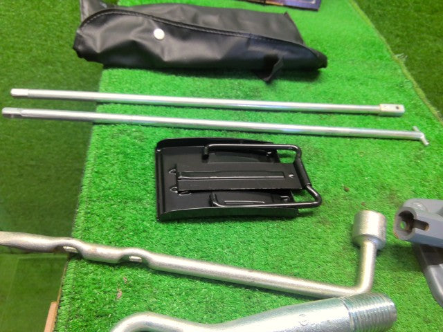 NV350キャラバン 車載工具 LDF-VW6E26
