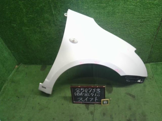 スイフト 右Ｆフェンダー DBA-ZC71S