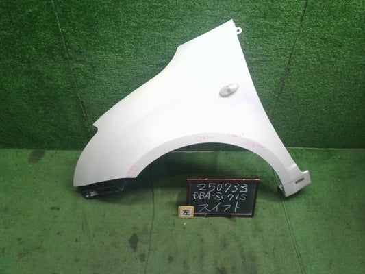 スイフト 左Ｆフェンダー DBA-ZC71S