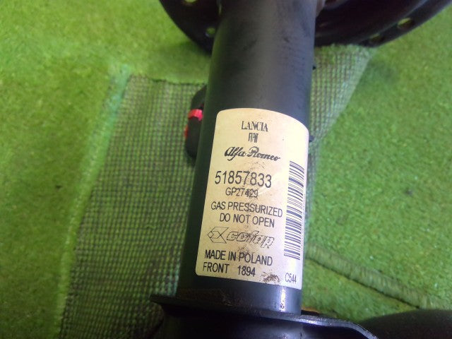 フィアット 500 ストラット・アブソーバーセット（１台分） ABA-31214