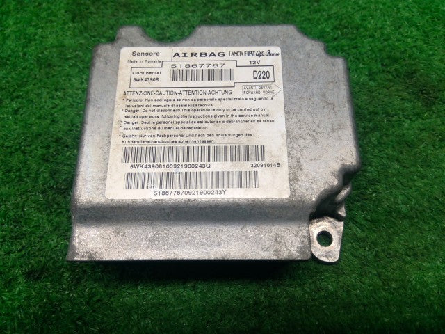 フィアット 500 コントロールユニット ABA-31214
