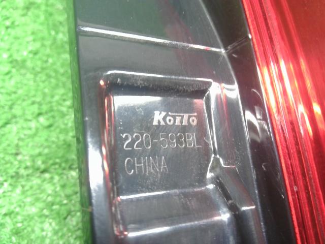 アルト 右テールランプ 3BA-HA37S 35650-67T00