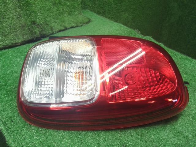 アルト 右テールランプ 3BA-HA37S 35650-67T00