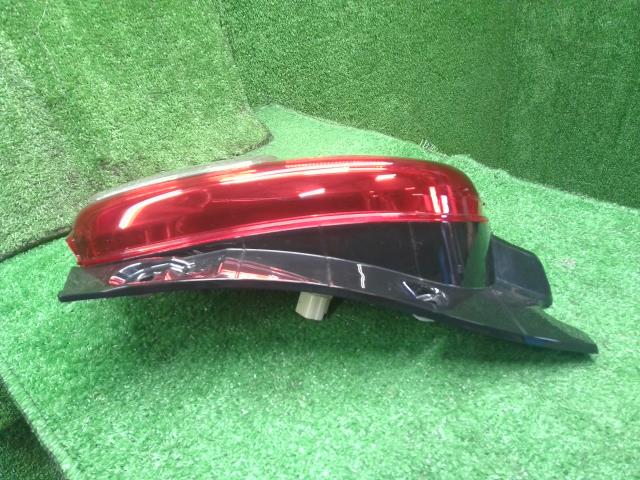 アルト 左テールランプ 3BA-HA37S 35670-67T00
