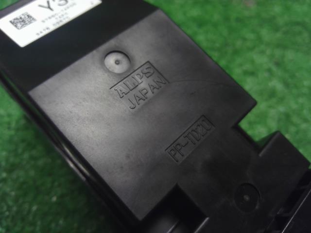 アルト パワーウインドウスイッチ DBA-HA36S 37990-74P00