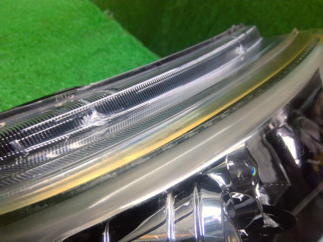 ムーヴ 右ヘッドランプＡＳＳＹ DBA-LA150S 81145-B2060