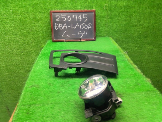 ムーヴ 左フォグランプ DBA-LA150S 81220-B2480