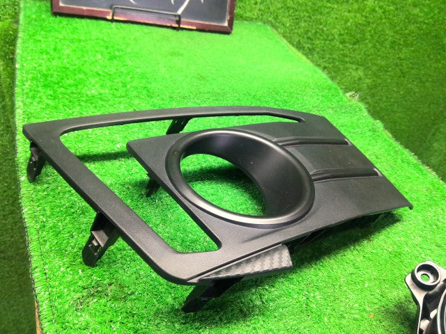 ムーヴ 左フォグランプ DBA-LA150S 81220-B2480