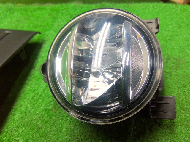 ムーヴ 左フォグランプ DBA-LA150S 81220-B2480