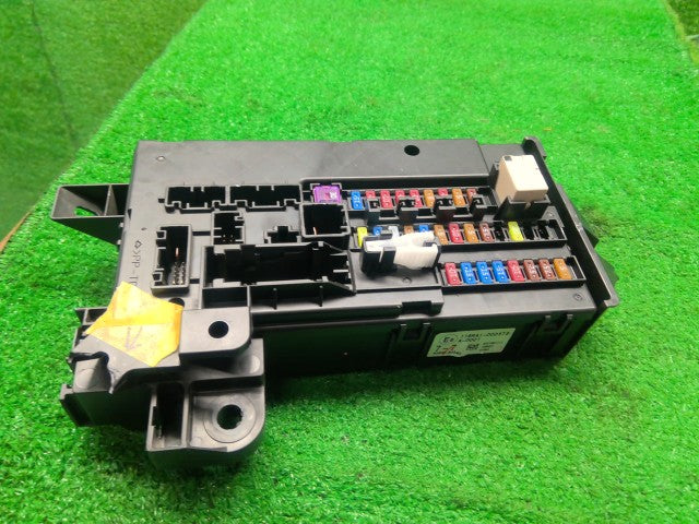 ムーヴ ヒューズボックス DBA-LA150S 82600-B2540