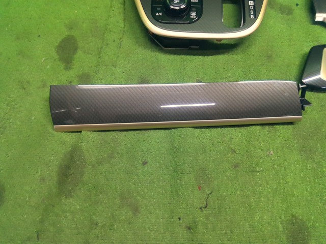 ムーヴ ダッシュパネル DBA-LA150S