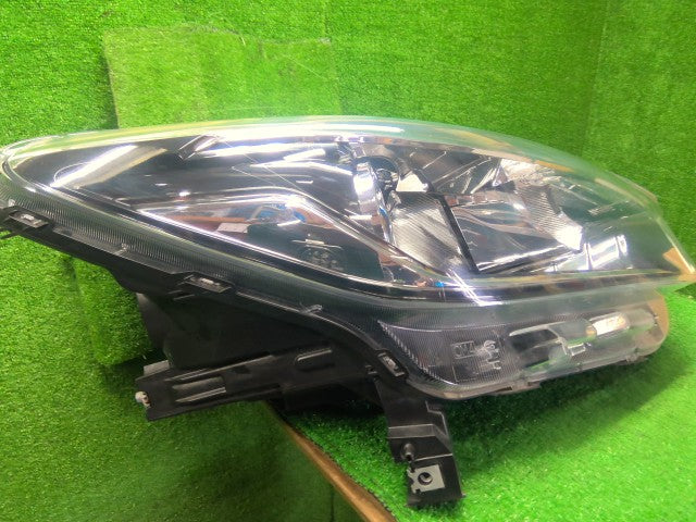 ノート 右ヘッドランプＡＳＳＹ DBA-E12 26010-5WK0D