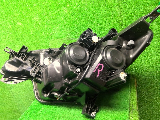 ノート 右ヘッドランプＡＳＳＹ DBA-E12 26010-5WK0D