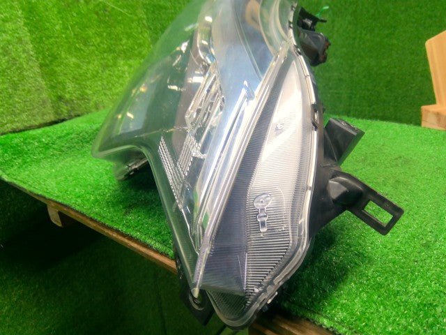 ノート 右ヘッドランプＡＳＳＹ DBA-E12 26010-5WK0D