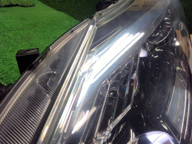ノート 左ヘッドランプＡＳＳＹ DBA-E12 26060-5WK0D