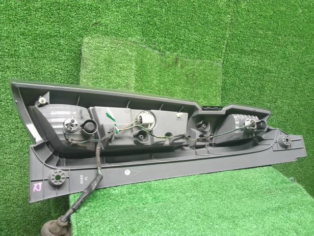 Ｎ－ＷＧＮ 右テールランプ DBA-JH1 33500-T6G-N01