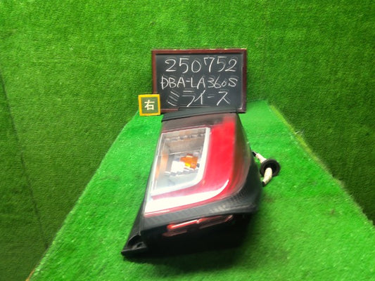 ミライース 右テールランプ DBA-LA360S 81550-B2740