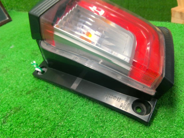 ミライース 右テールランプ DBA-LA360S 81550-B2740