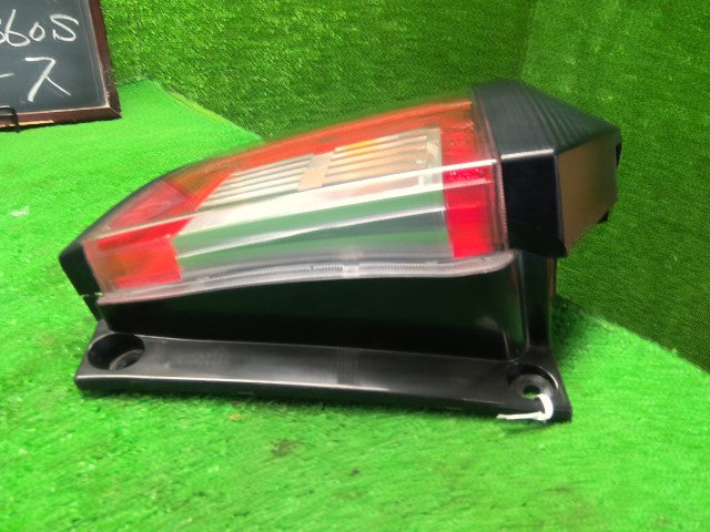ミライース 左テールランプ DBA-LA360S 81560-B2740