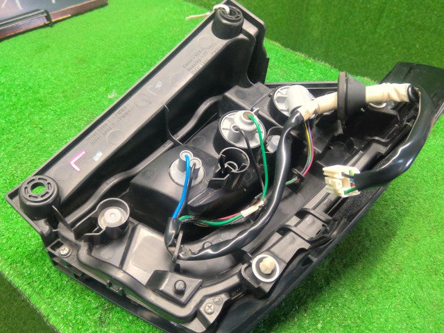 ミライース 左テールランプ DBA-LA360S 81560-B2740