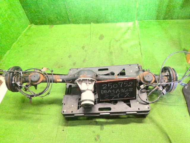 ミライース ＲアクスルホーシングＡＳＳＹ DBA-LA360S 41110-B2190