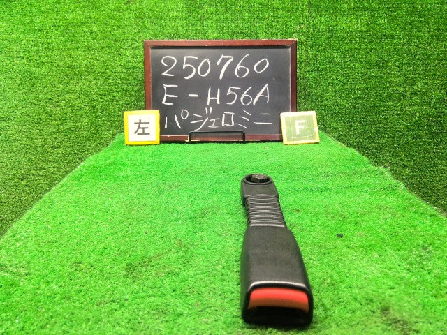 パジェロミニ アシスタントシートベルト E-H56A MR769952