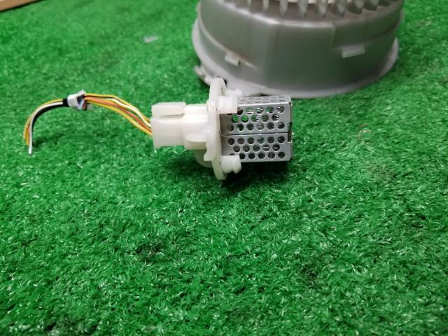 ステラ ヒーターブロアモーター DBA-RN1 72210KG000