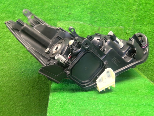 プリウスα 左ヘッドランプＡＳＳＹ DAA-ZVW41W 81170-47640