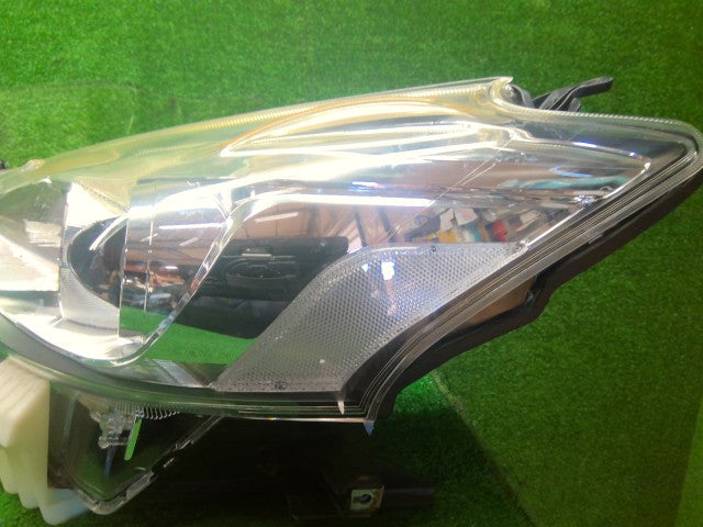 プリウスα 左ヘッドランプＡＳＳＹ DAA-ZVW41W 81170-47640