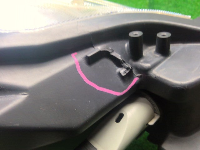 プリウスα 左ヘッドランプＡＳＳＹ DAA-ZVW41W 81170-47640