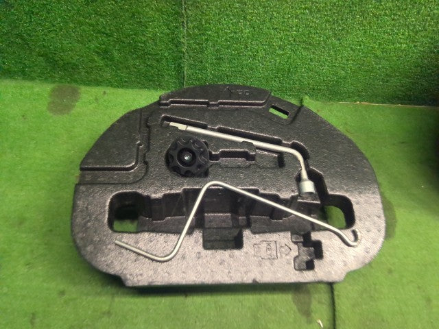 プリウスα タイヤホイールＡＳＳＹ DAA-ZVW41W 42611-12B30