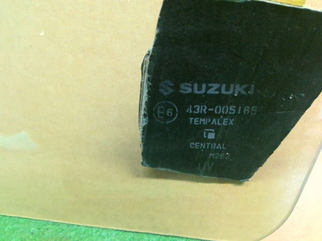 ジムニーシエラ 左Ｆドアガラス 3BA-JB74W 84502-77R11