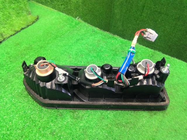 ジムニーシエラ 右テールランプ 3BA-JB74W 35650-77R00