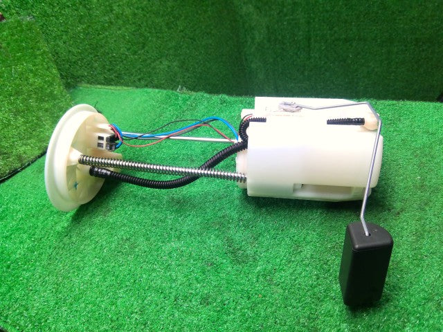 ジムニーシエラ フューエルポンプ 3BA-JB74W 15100-78R01