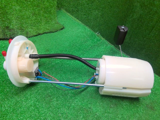 ジムニーシエラ フューエルポンプ 3BA-JB74W 15100-78R01