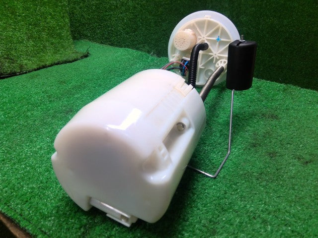 ジムニーシエラ フューエルポンプ 3BA-JB74W 15100-78R01
