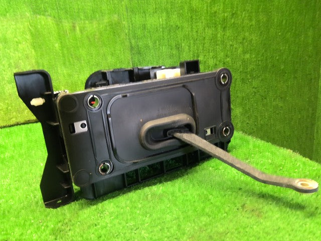 ジムニーシエラ シフトレバー 3BA-JB74W 28100-77R31-HLF